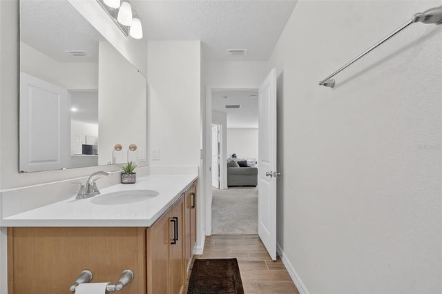 1985 BURGUNDY DRIVE, Minneola, FL 34715