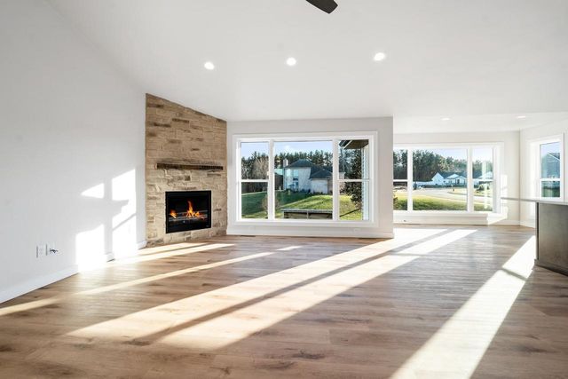 4013 ANTWERP AVENUE, Green Bay, WI 54313