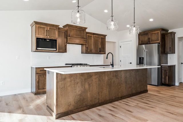 4013 ANTWERP AVENUE, Green Bay, WI 54313