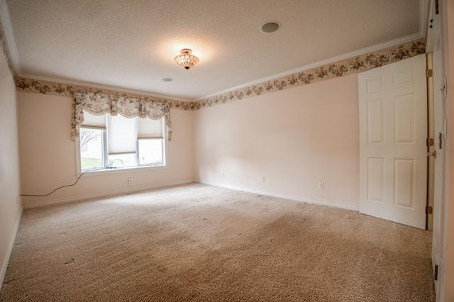 211 Valley View Drive SE, Willmar, MN 56201