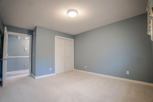 211 Valley View Drive SE, Willmar, MN 56201