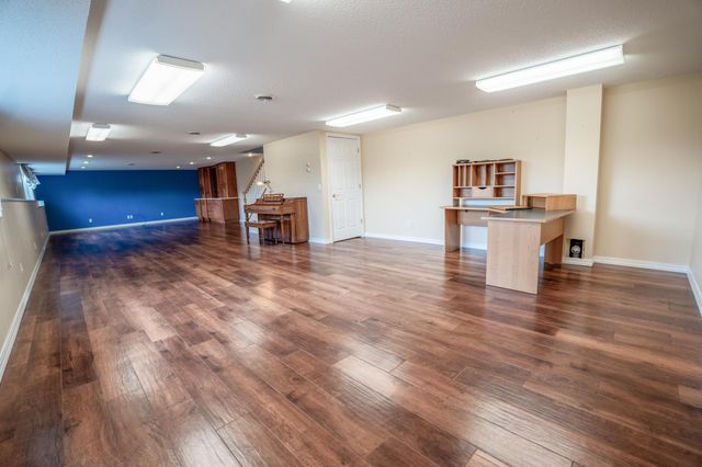 211 Valley View Drive SE, Willmar, MN 56201