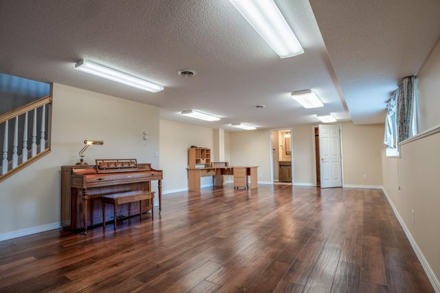 211 Valley View Drive SE, Willmar, MN 56201