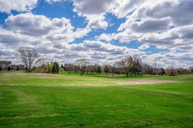 211 Valley View Drive SE, Willmar, MN 56201