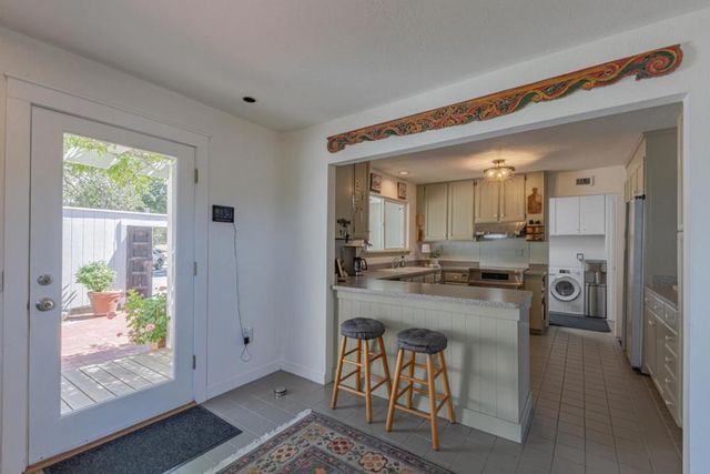 27465 Vista Del Toro Place, Salinas, CA 93908