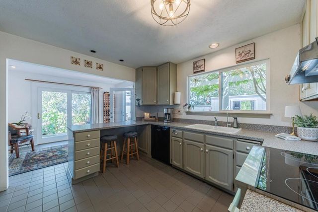 27465 Vista Del Toro Place, Salinas, CA 93908