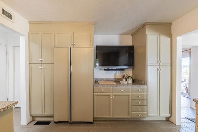 27465 Vista Del Toro Place, Salinas, CA 93908