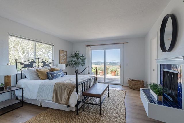 27465 Vista Del Toro Place, Salinas, CA 93908