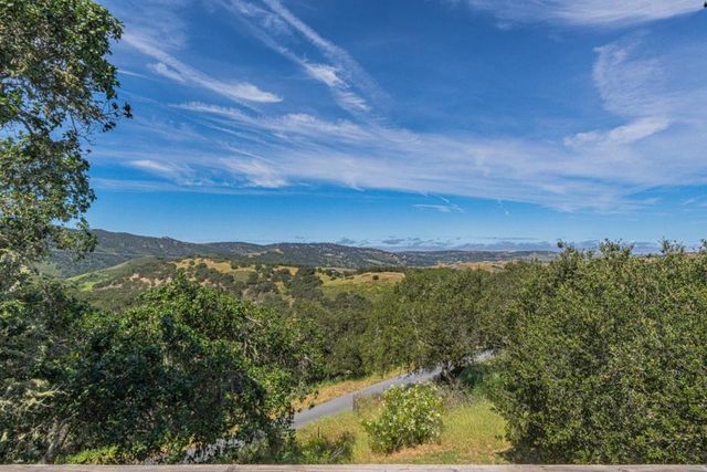 27465 Vista Del Toro Place, Salinas, CA 93908