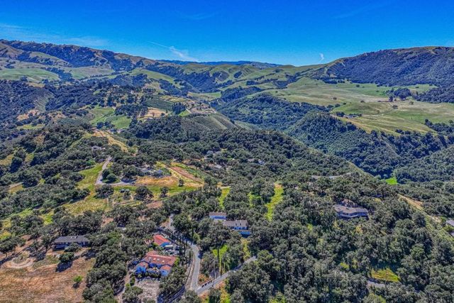 27465 Vista Del Toro Place, Salinas, CA 93908