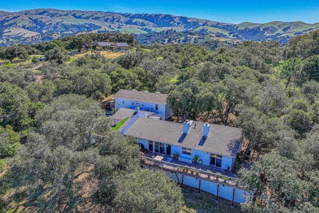 27465 Vista Del Toro Place, Salinas, CA 93908