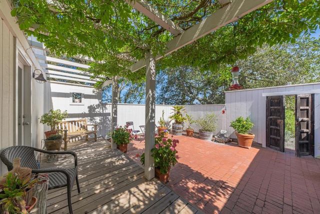 27465 Vista Del Toro Place, Salinas, CA 93908