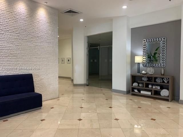 100 Lincoln Road 301, Miami Beach, FL 33139