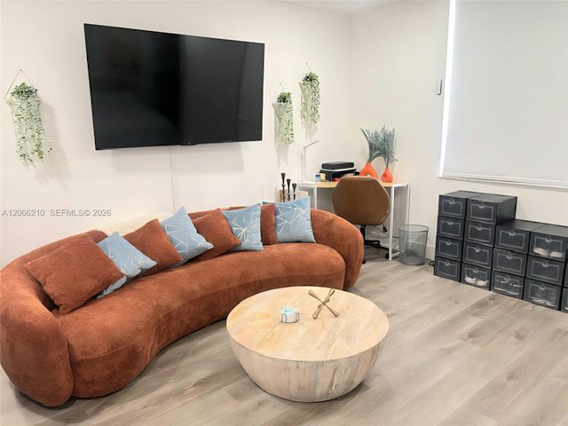 100 Lincoln Road 301, Miami Beach, FL 33139