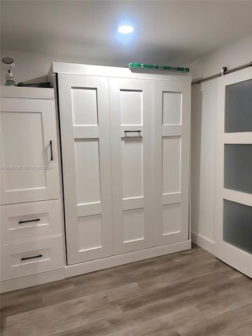 100 Lincoln Road 301, Miami Beach, FL 33139