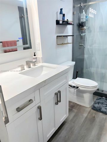 100 Lincoln Road 301, Miami Beach, FL 33139