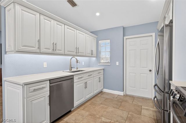 510 SW 26th TER, Cape Coral, FL 33914