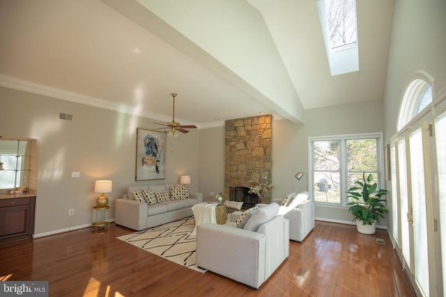 5925 POCOL DR, Clifton, VA 20124