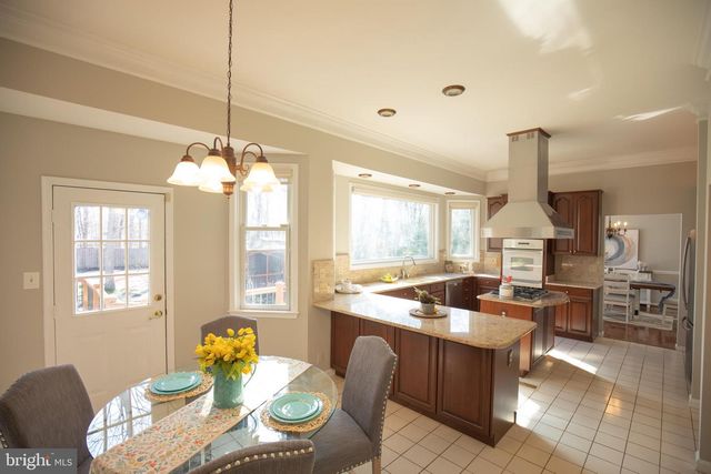 5925 POCOL DR, Clifton, VA 20124