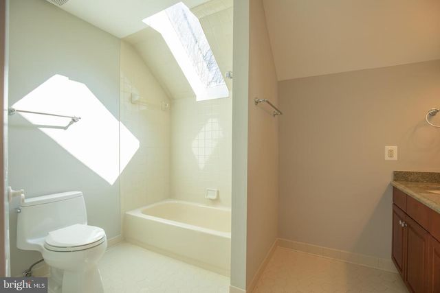 5925 POCOL DR, Clifton, VA 20124