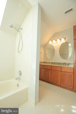 5925 POCOL DR, Clifton, VA 20124