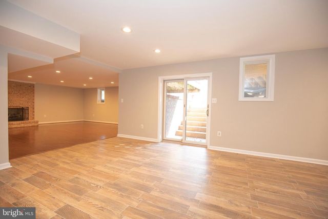 5925 POCOL DR, Clifton, VA 20124