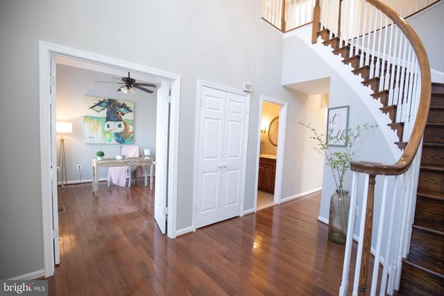 5925 POCOL DR, Clifton, VA 20124