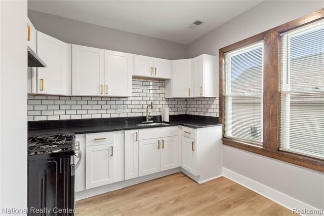 767 Navahoe Street, Detroit, MI 48215