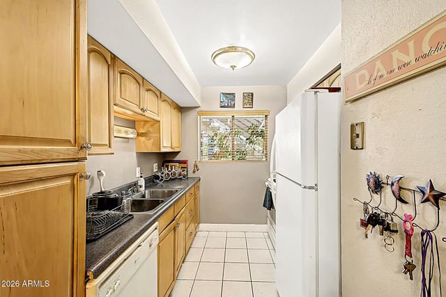 749 E MONTEBELLO Avenue 125, Phoenix, AZ 85014