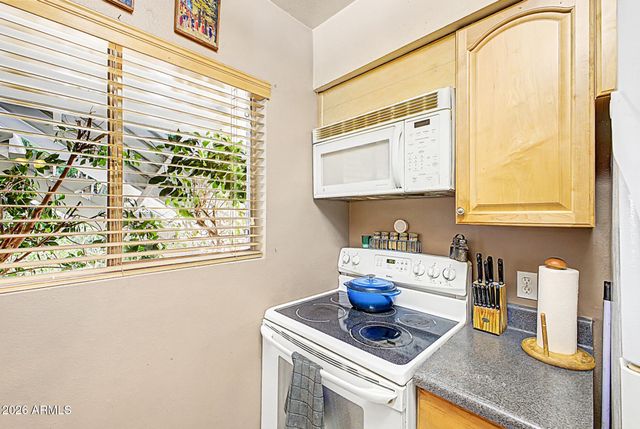 749 E MONTEBELLO Avenue 125, Phoenix, AZ 85014