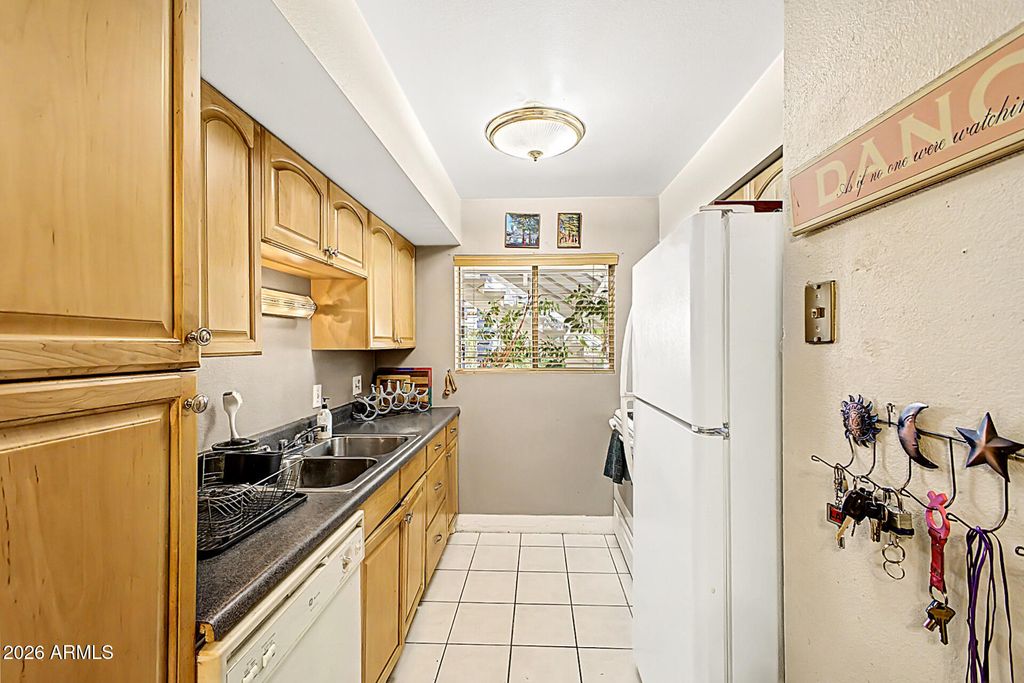 749 E MONTEBELLO Avenue 125, Phoenix, AZ 85014 — photo 5