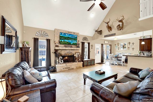 109 PARK WAY, Poth, TX 78147