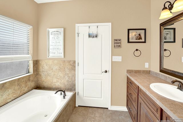 109 PARK WAY, Poth, TX 78147