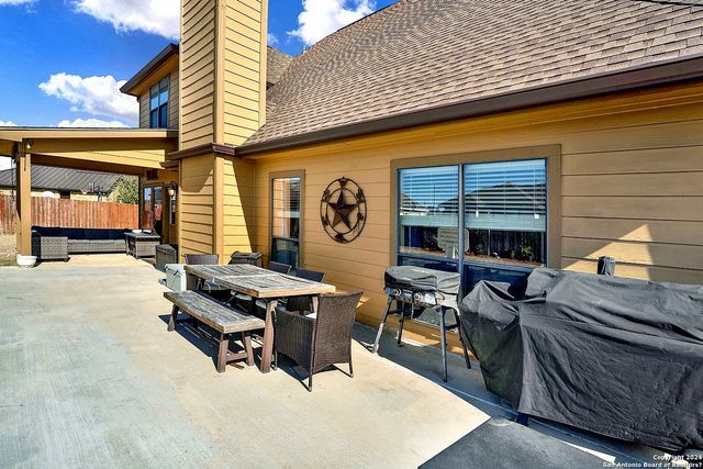 109 PARK WAY, Poth, TX 78147