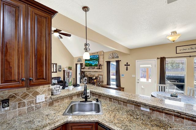 109 PARK WAY, Poth, TX 78147