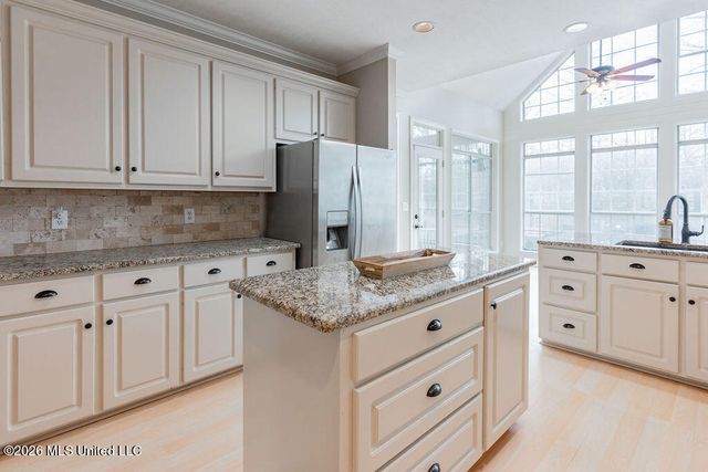 102 Hickory Hills Drive, Clinton, MS 39056