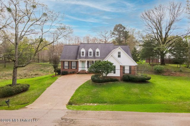 102 Hickory Hills Drive, Clinton, MS 39056