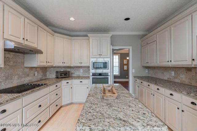 102 Hickory Hills Drive, Clinton, MS 39056