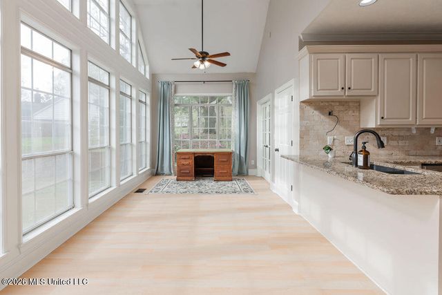 102 Hickory Hills Drive, Clinton, MS 39056