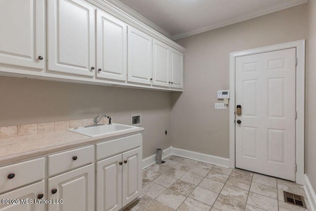 102 Hickory Hills Drive, Clinton, MS 39056