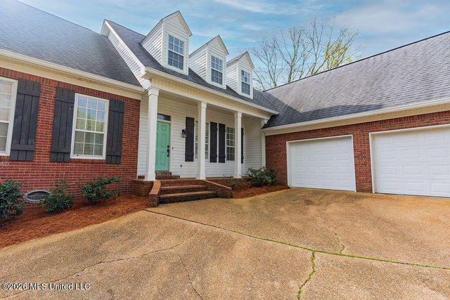 102 Hickory Hills Drive, Clinton, MS 39056