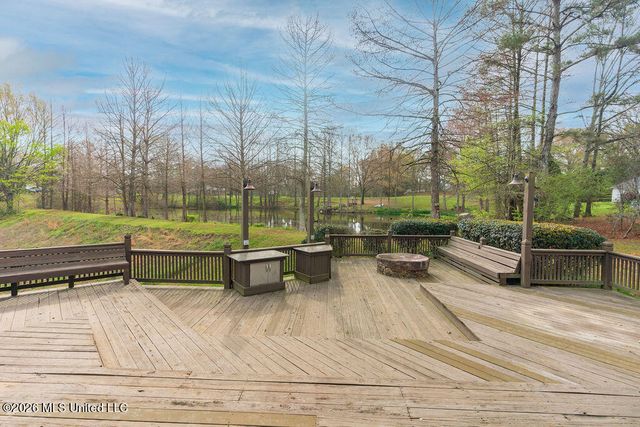 102 Hickory Hills Drive, Clinton, MS 39056