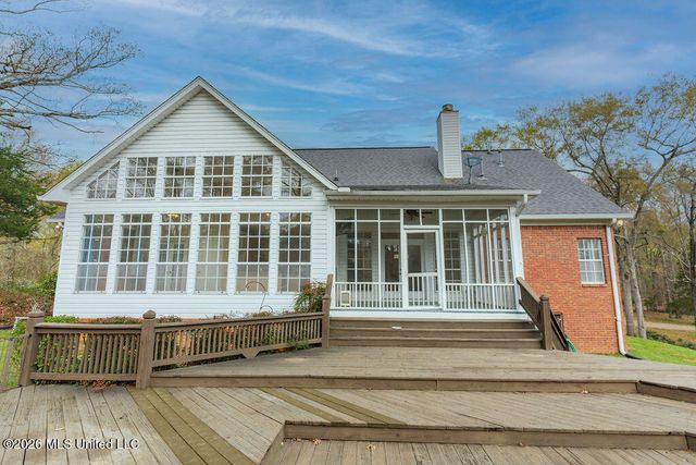 102 Hickory Hills Drive, Clinton, MS 39056