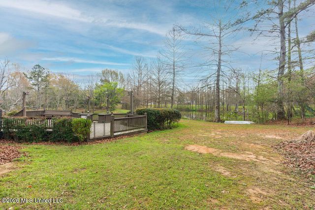 102 Hickory Hills Drive, Clinton, MS 39056