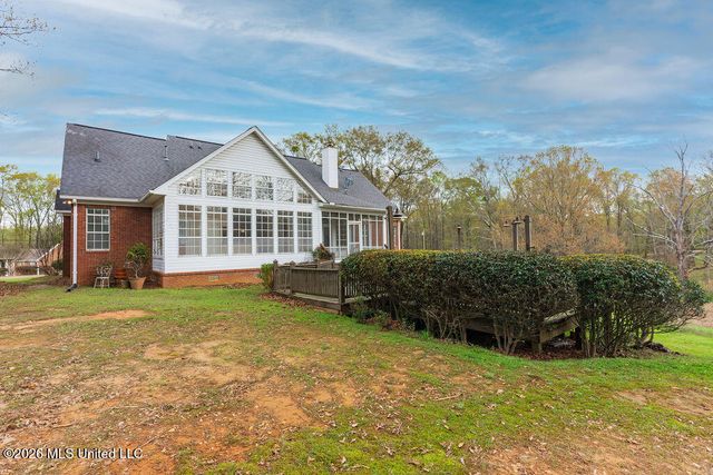 102 Hickory Hills Drive, Clinton, MS 39056