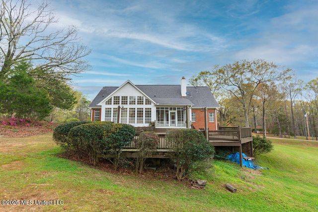 102 Hickory Hills Drive, Clinton, MS 39056