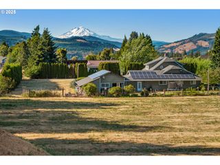 3852 BELMONT Dr, Hood River, OR 97031