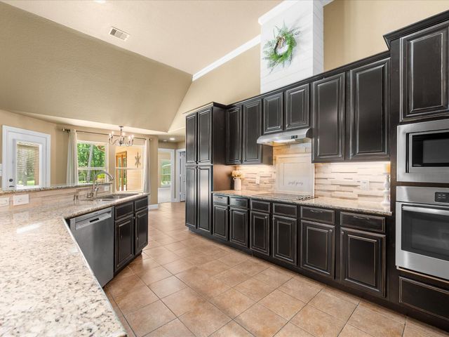 10915 Crawford Circle, Montgomery, TX 77316
