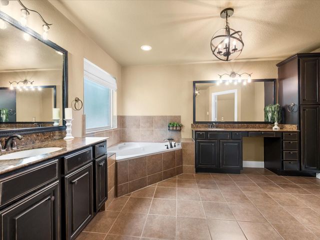 10915 Crawford Circle, Montgomery, TX 77316