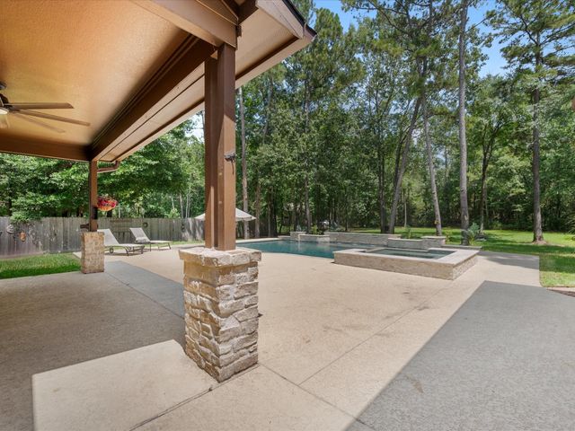10915 Crawford Circle, Montgomery, TX 77316